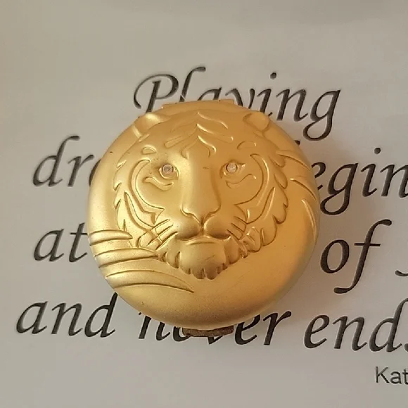 ESTEE LAUDER Gold Tiger Compact - Picture 1 of 4